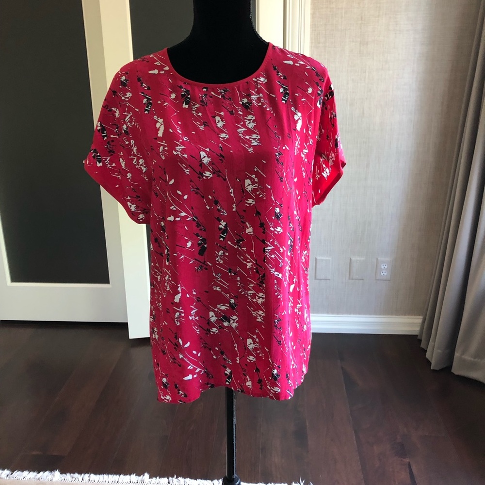 Pure red silk top with graphic print